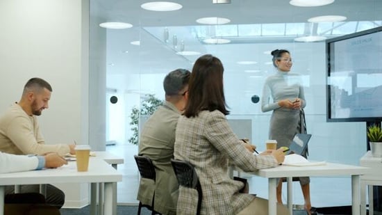 Do Discounts Help Close B2B Training Deals