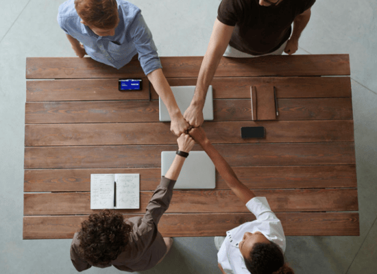 How Recognition Programs Improve Retention in Fast-Growing Companies